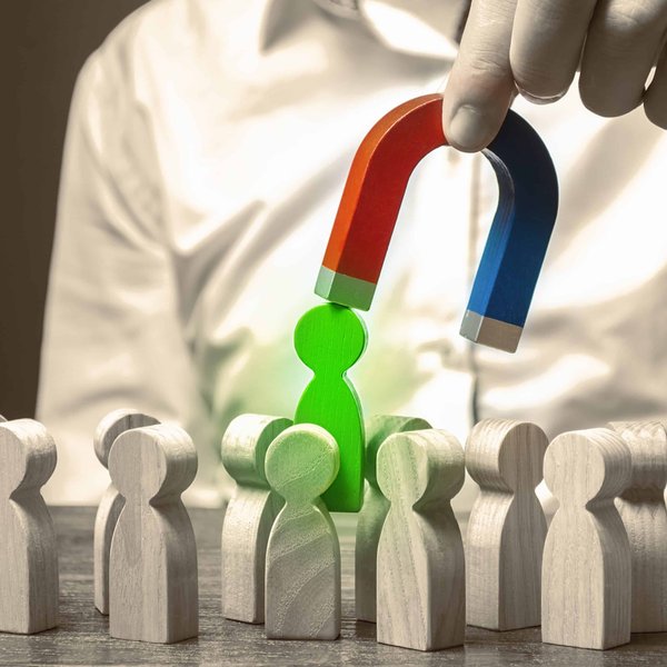 Comment choisir le bon agent immobilier pour vendre votre propriété ?